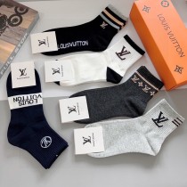 稀少 ルイヴィトン コピー クラシックなアルファベットロゴの中にストッキング