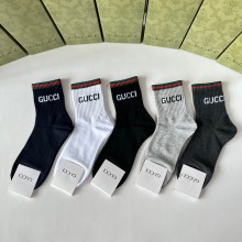 使い勝手良し グッチ コピー ミディアムスタッズソックス