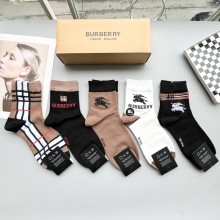 ★超人気 バーバリー n級品 のパグ中筒靴下