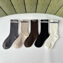 日本未入荷 グッチ n級品 ミドル丈スタッズソックス