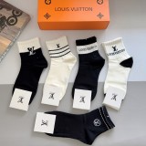 超奇跡の入荷☆ ルイヴィトン 偽物通販 定番アルファベットロゴの中にストッキング