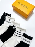 使い勝手良し ルイヴィトン 激安通販 の定番アルファベットロゴ純綿ミッドソックス