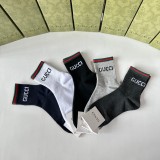 使い勝手良し グッチ コピー ミディアムスタッズソックス
