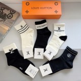 超奇跡の入荷☆ ルイヴィトン 偽物通販 定番アルファベットロゴの中にストッキング