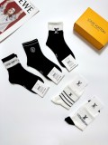 使い勝手良し ルイヴィトン 激安通販 の定番アルファベットロゴ純綿ミッドソックス