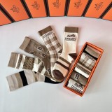 新作 エルメス n級品 ミディアムスタッズソックス
