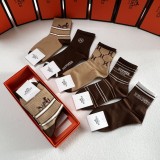 使い勝手良し エルメス コピーおすすめ 定番ミドル丈スタッズソックス