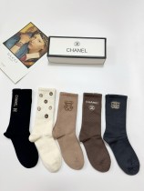 【限定】シャネル 激安偽物 の定番アルファベットロゴカシミヤのミドルソックス