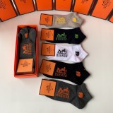 日本未入荷 エルメス 激安通販 ミドル丈スタッズソックス