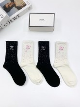 一目惚れ♪ シャネル 激安偽物 の定番アルファベットロゴ純綿混紡金銀シルク中筒ソックス