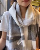 超奇跡の入荷☆ バーバリー 偽物通販 の定番刺繍戦馬カシミヤのマフラー