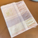 入手困難 バーバリー 偽物通販 の定番刺繍戦馬マフラー
