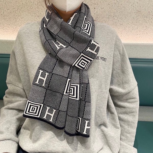 ★超人気 エルメス コピーおすすめ カップルスタイルマフラー
