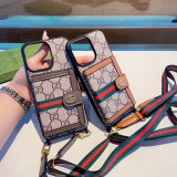 【限定】グッチ スーパーコピー バッグ原皮シリーズ携帯ケース2つの穴に肩紐を斜め掛