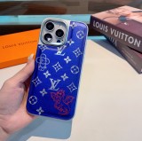 大人気 ルイヴィトン n級品 lv携帯ケースマロン柄金属メッキ皮革の服感二合一携帯ケース