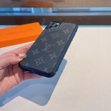 入手困難 ルイヴィトン 激安通販 Lvクラシックの老花iPhoneケース