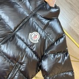 超奇跡の入荷☆ モンクレール コピーおすすめ MONCLERロゴジップダウンジャケット