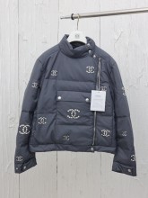 【話題商品！】 シャネル 激安通販 ダブルC透かし加工ゴムショートダウンジャケット