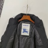 使い勝手良し バーバリー スーパーコピー 青い戦馬刺繍柄肩皮マークはスタンドカラーのダウンジャケット