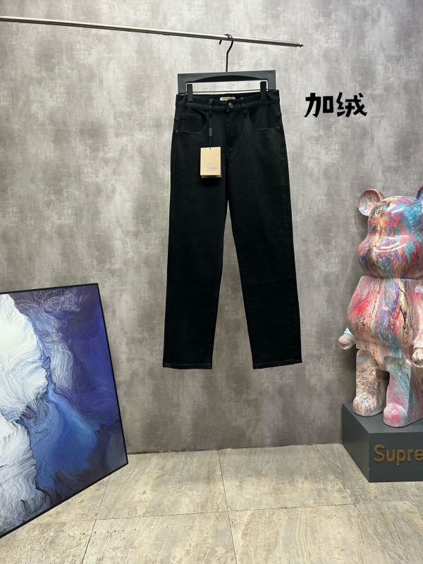 入手困難 バーバリー n級品 カジュアルジーンズをビジネスストレートに刺す