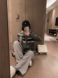 追跡付 セリーヌ コピーおすすめ ストライプジャカードアルファベットニットカーディガン