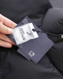 日本未入荷 プラダ n級品 の冬の最新ベーシックなメタル三角ロゴスタンドカラーがプリントされたダウンジャケット