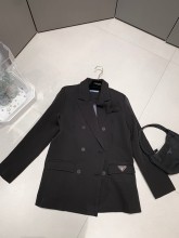 【限定】 プラダ コピー24 Ssクラシック三角標装飾シルエットブレザー