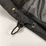 稀少 プラダ n級品 胸元赤ロゴ肩アイアンスモールアウトドアフードダウンジャケット