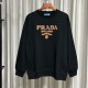 累積売上総額第１位！プラダ コピー 2024秋冬新作ピーリングロゴ刺繍ラウンドネックパーカー