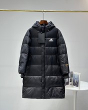 【限定】アディダス 偽物通販 経黒金ロングダウンジャケット連帽