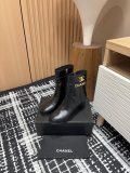 超奇跡の入荷☆ シャネル 激安偽物 秋冬のChanel*スパイスメタルバックルの太ヒールショートブーツ