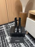 超奇跡の入荷☆ シャネル 激安偽物 秋冬のChanel*スパイスメタルバックルの太ヒールショートブーツ