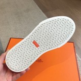 稀少 エルメス 激安通販 春夏カラーを組み合わせたルックスの快適さを兼ね備えたアイテム