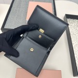 使い勝手良し ミュウミュウ コピーおすすめ 短財布