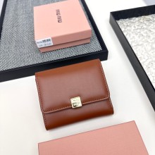 超話題! ミュウミュウ スーパーコピー 短財布