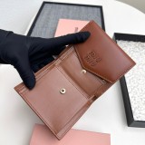 超話題! ミュウミュウ  n級品 短財布