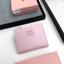 日本未入荷 ミュウミュウ コピー 短財布