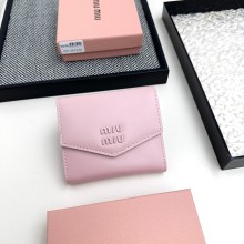 入手困難 ミュウミュウ スーパーコピー 短財布
