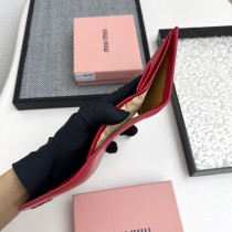 累積売上総額第１位！ミュウミュウ 激安通販 短財布