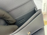 超奇跡の入荷☆ プラダ 激安通販  短財布