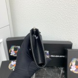 超奇跡の入荷☆ プラダ 偽物通販  短財布