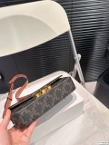 日本未入荷 セリーヌ 激安偽物 の脇下バッグ