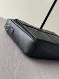 日本未入荷 プラダ 激安偽物 手提げブリーフケース