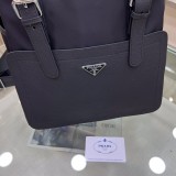 日本未入荷 プラダ 偽物通販 メンズ リュックバック