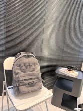 【限定】バレンシアガ スーパーコピー 新しいお気に入りのショルダーバッグ