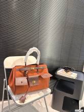 超奇跡の入荷☆ バレンシアガ 激安通販  柔らかなシルエットのバッグ