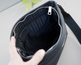 ★超人気 プラダ スーパーコピー メンズショルダーバッグを斜め掛