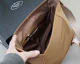 日本未入荷 プラダ コピーおすすめ ショルダーバッグを斜め掛けにする
