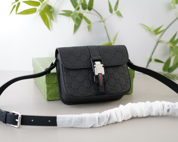 追跡付 グッチ コピー ショルダーバック