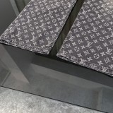 追跡付 ルイヴィトン 激安通販 2025 FW限定グレーの穴開け水洗いレッド刺繍ジーンズ